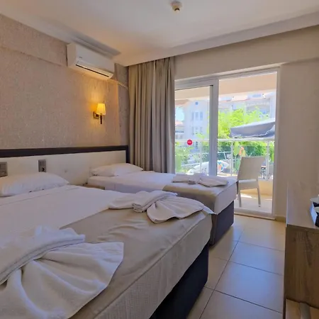 Moni Hotel 3*