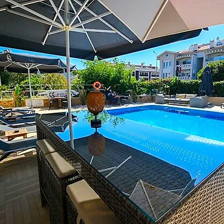 Hotel Moni 3*