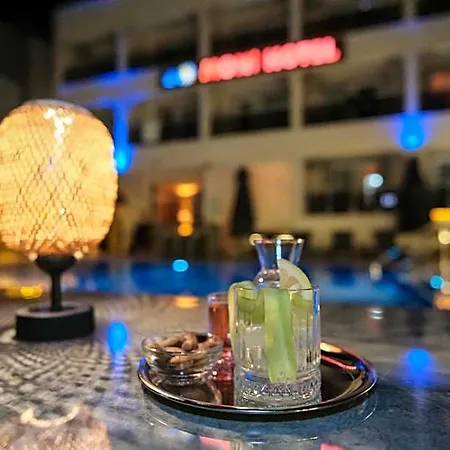Moni Hotel