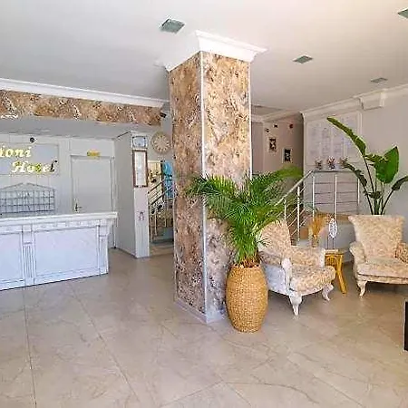 Hotel Moni