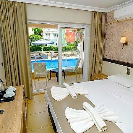 Hotel Moni 3*