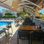 Moni Ξενοδοχείο Μαρμαρίς