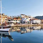Ξενοδοχείο Moni *